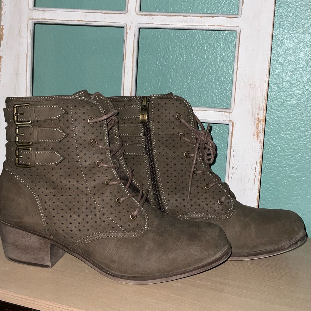 Xappeal Ginger Lace-Up Ankle Boots – Size 10M - Picture 2 of 5